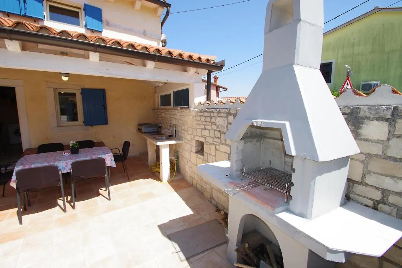 Mery Country House Kavran 0*,