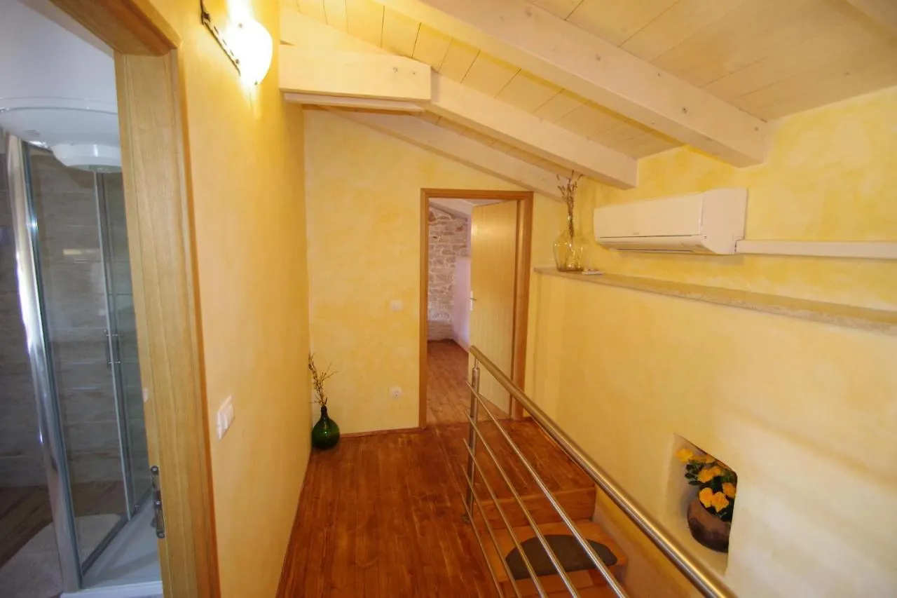 Holiday home Mery Country House Kavran