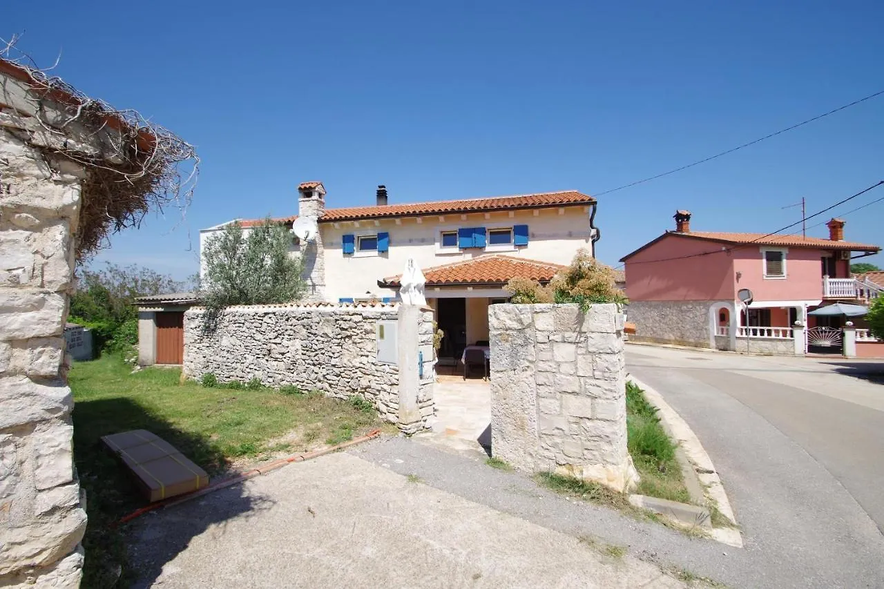 Holiday home Mery Country House Kavran